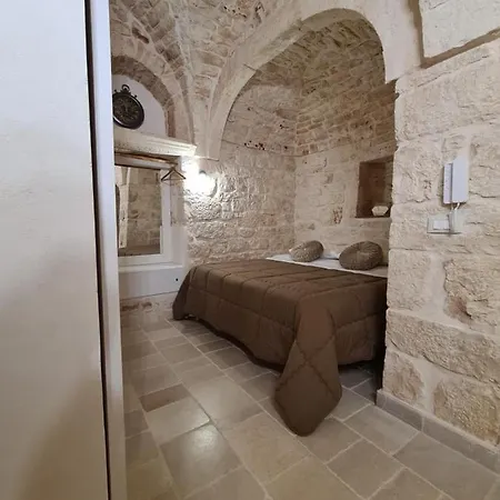 Vico Monte Ii - Maison Typique Des Pouilles 4*