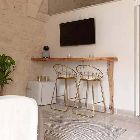Vico Monte Ii - Maison Typique Des Pouilles Bed & Breakfast